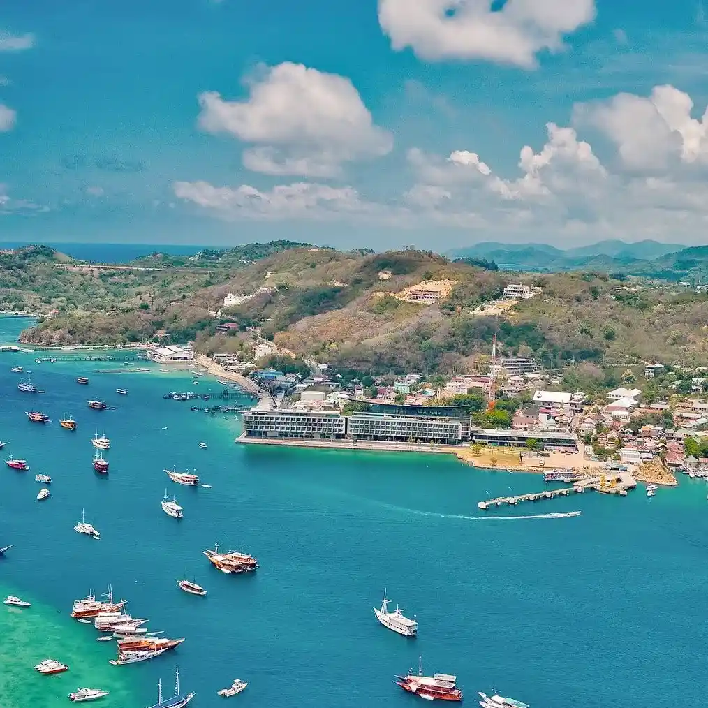 Meruorah Labuan Bajo | Luxury Accommodation Komodo Luxury (Source marriott)