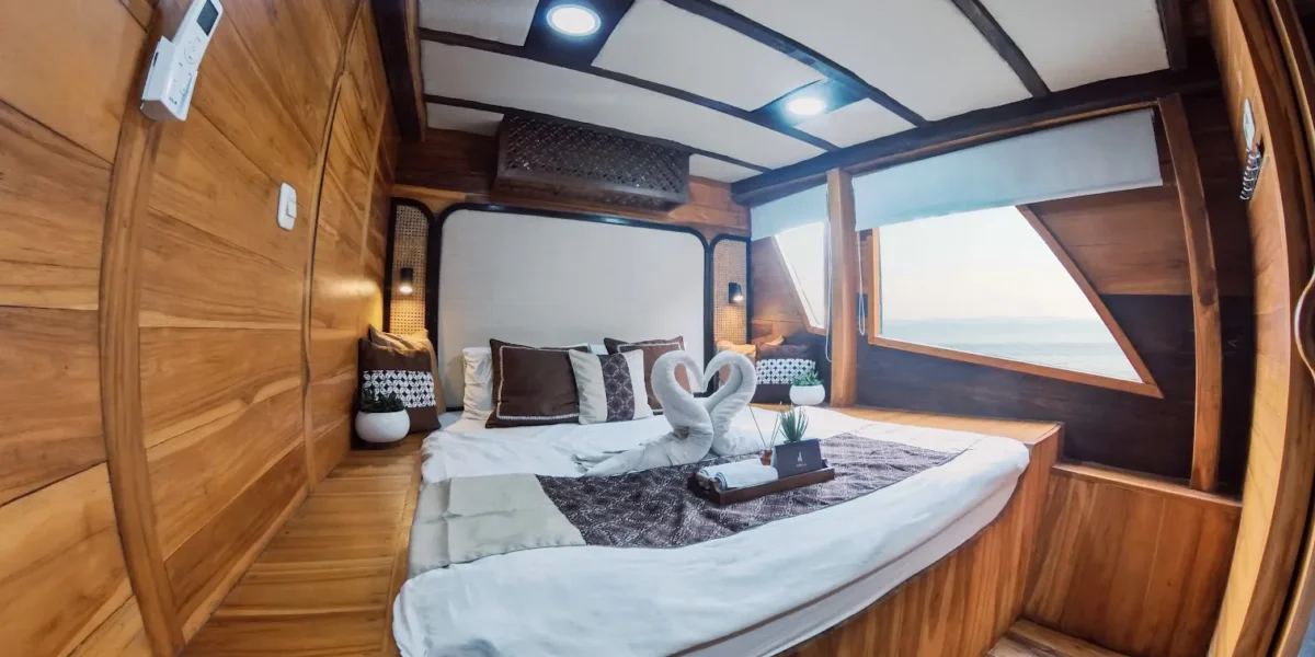 Navila Liveaboard Phinisi Boat Charter | Navila Liveaboard Master Cabin 1 & 2  | Komodo Luxury