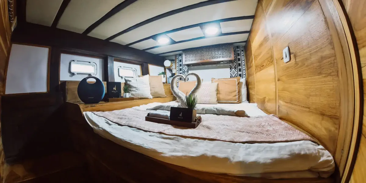 Navila Liveaboard Phinisi Boat Charter | Navila Liveaboard Private Cabin 5 & 6  | Komodo Luxury