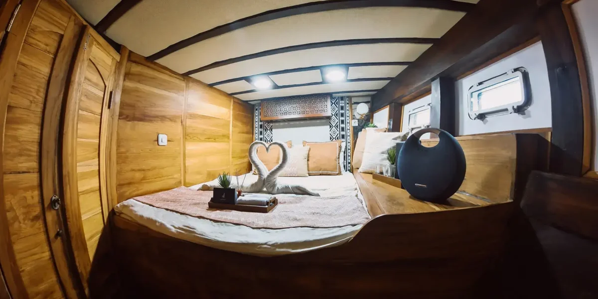 Navila Liveaboard Phinisi Boat Charter | Navila Liveaboard Private Cabin 5 & 6  | Komodo Luxury
