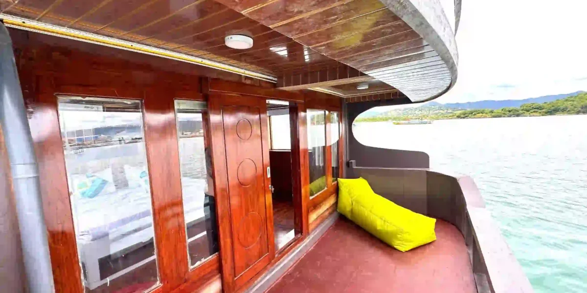 Jawa Cabin Balcony – Princes Nabila Phinisi