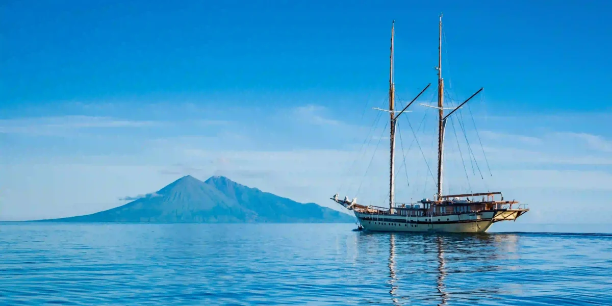 Lamima Phinisi Boat Charter | Komodo Luxury