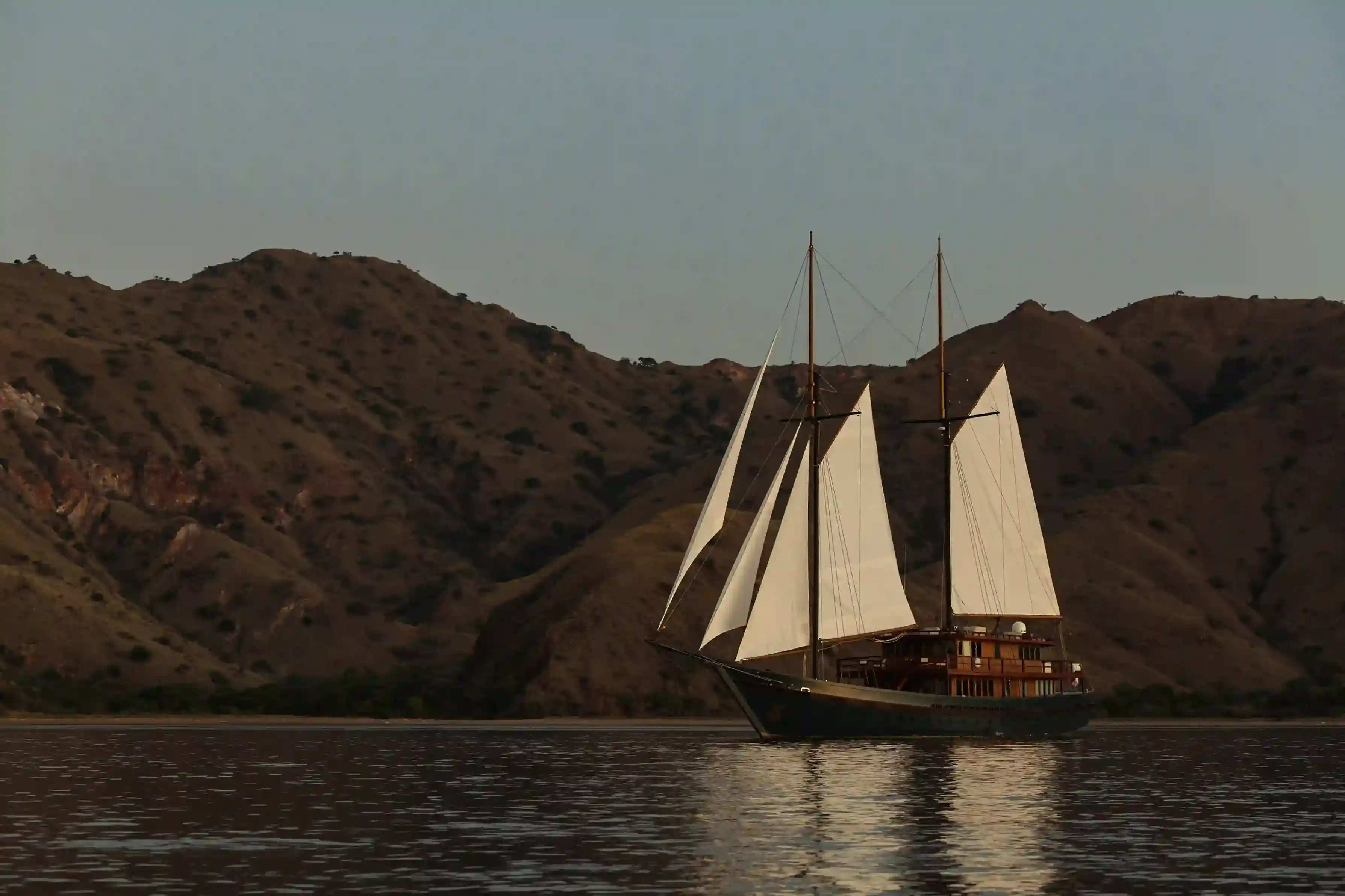 When is the best time to visit Komodo?