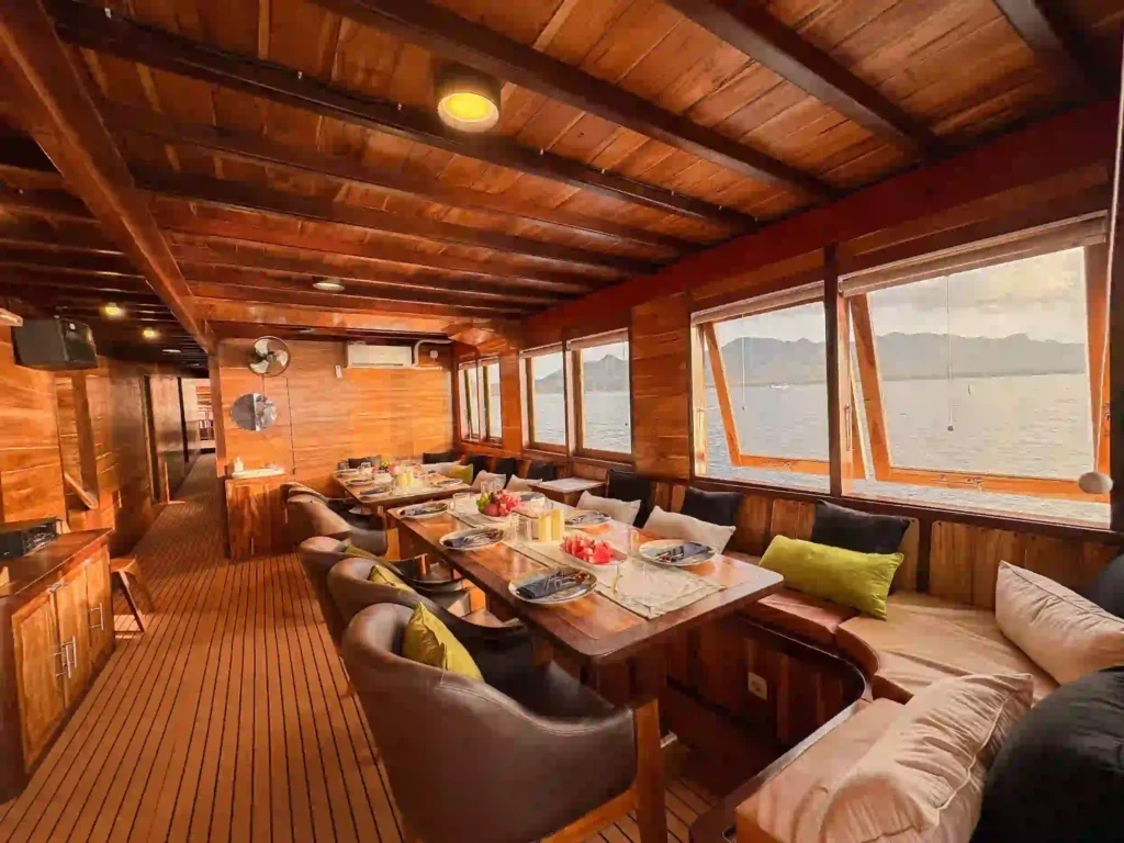 Sundari Voyage Phinisi Boat Charter Indoor Dining Area - Sundari Phinisi | Komodo Luxury