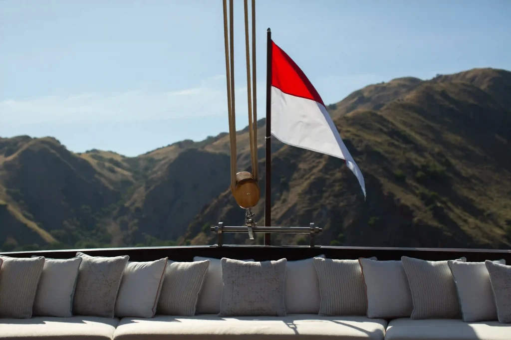 Vela Phinisi Boat Charter | Outdoor Chill Area | Komodo Luxury