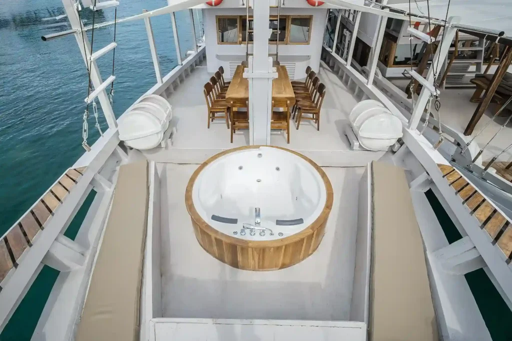 Jacuzzi Area | Ahsana Phinisi Boat Charter | Komodo Luxury