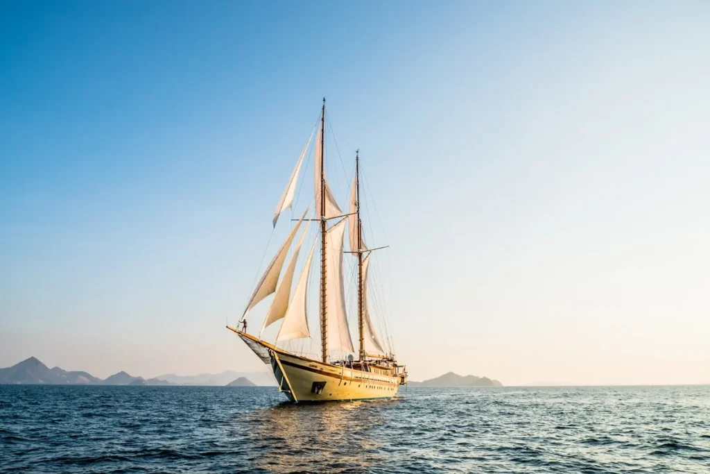 Lamima Phinisi Boat Charter | Exclusive Luxury Yacht Charter Komodo | Private Phinisi & Superyachts | Komodo Luxury
