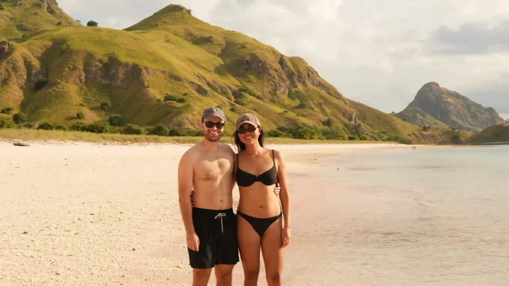 Pink Beach Komodo | Komodo Luxury