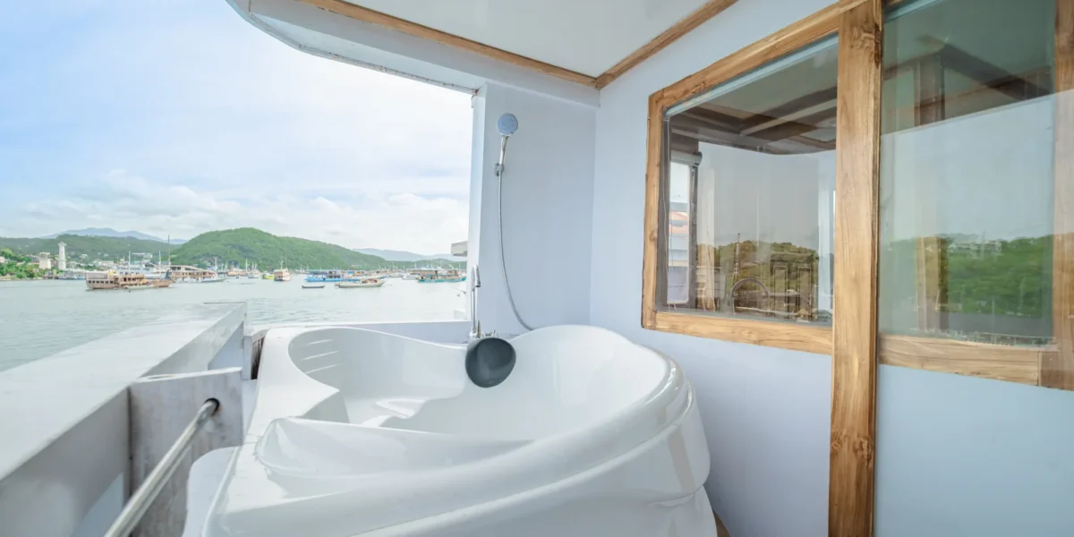 cabin 1 Ahsana Liveaboard boat charter5