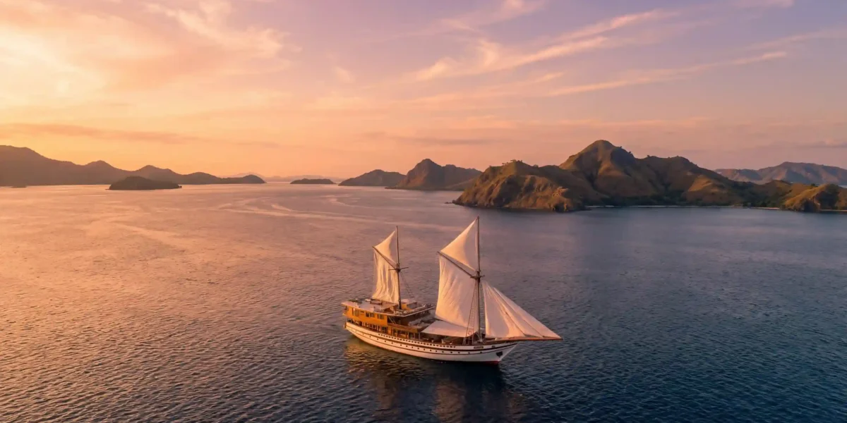 Sailing in Komodo Island with Komodo Luxury | Your Luxury Partner
