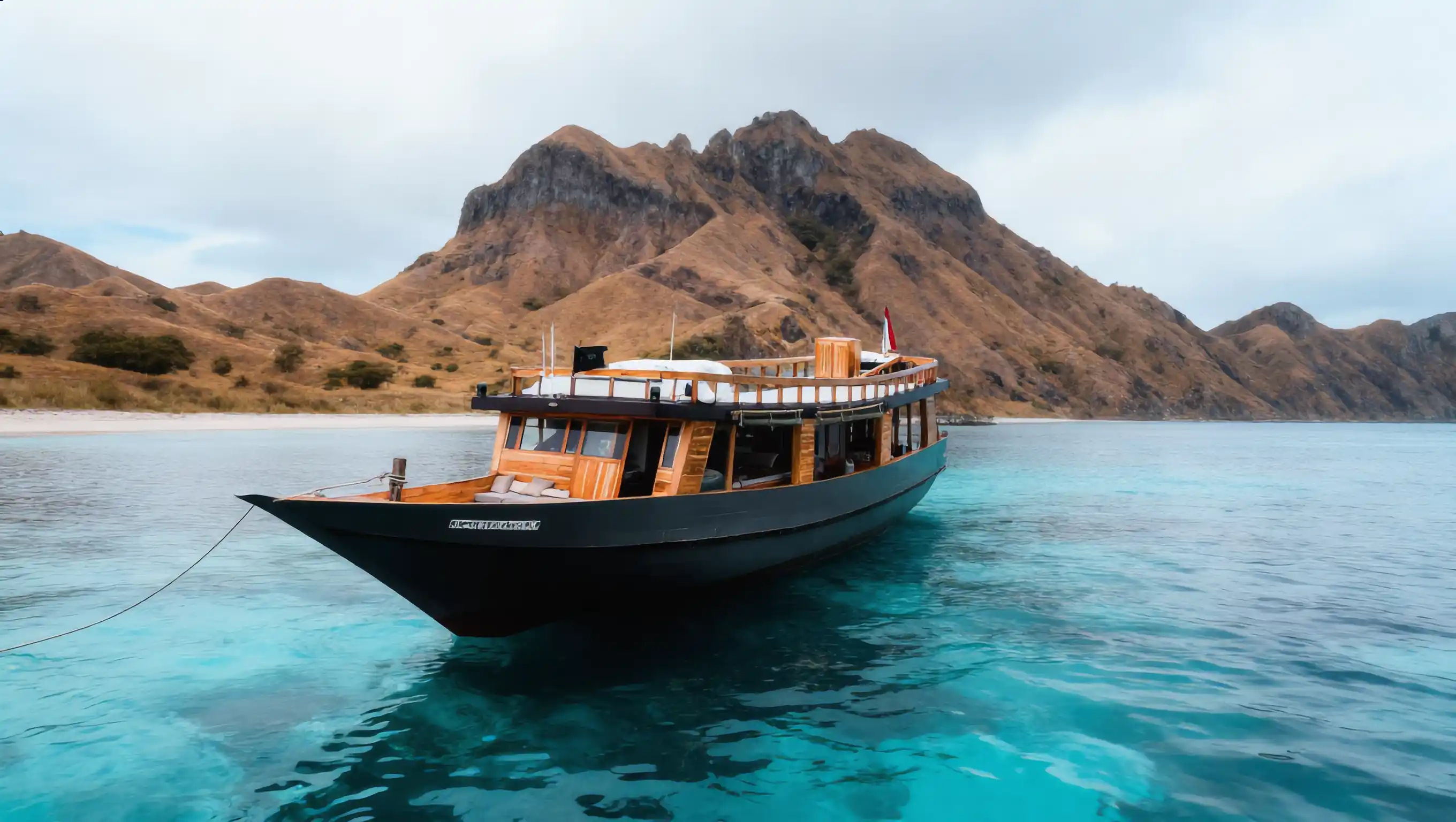 Kimochi Voyage II Boat Charter | Komodo Luxury