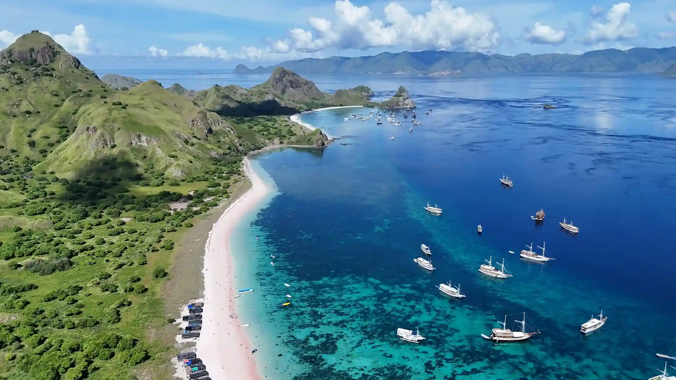 Pink Beach Komodo Sailing | Komodo Island tour | Komodo Luxury