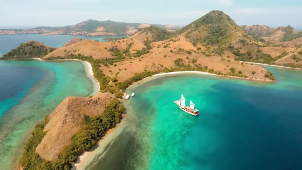 Sailing Phinisi on Lombok Trip with Komdoo Luxury