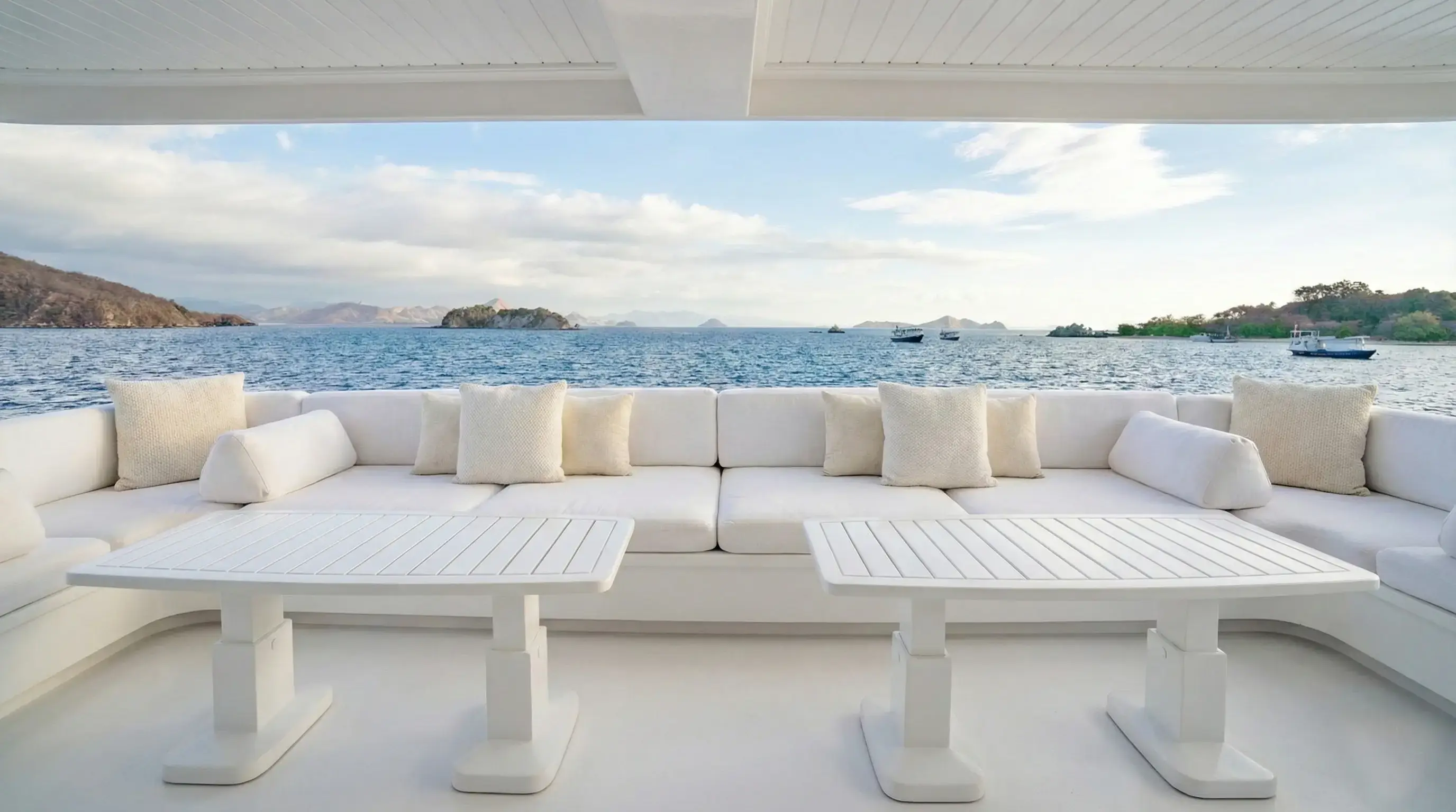 Indoor Refinement. Outdoor Freedom.