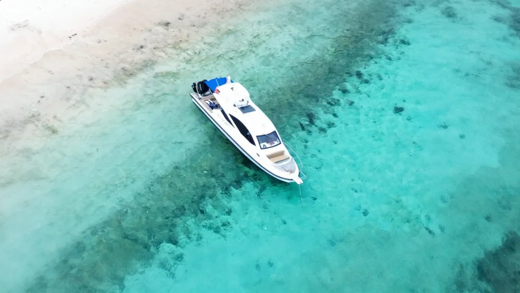 Sea Escape Aero Speeboat Charter Exterior | Komodo Luxury