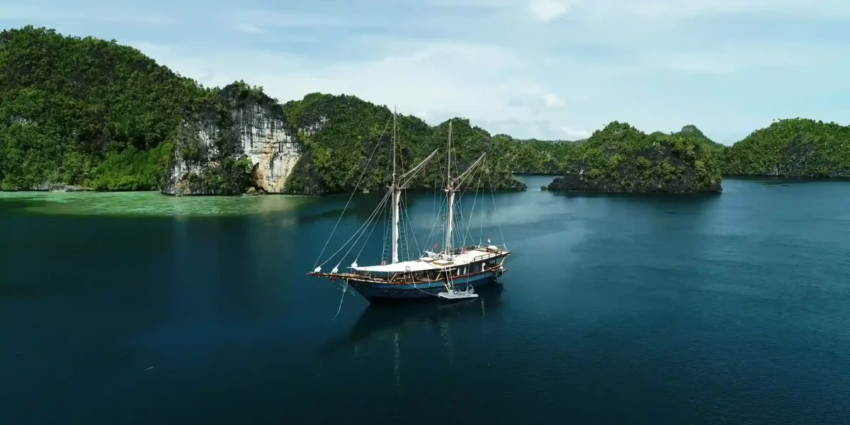 Harfat Raja Ampat | Komodo Luxury