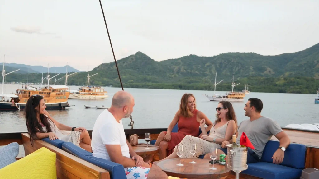 Sailing Komodo National Park | Komodo Luxury