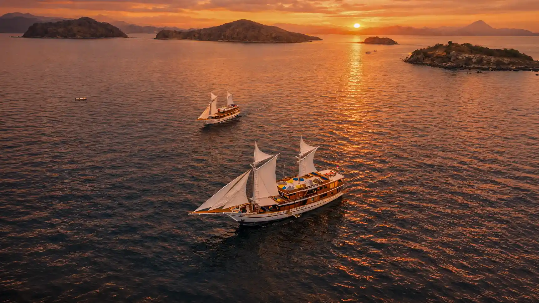 Komodo Boat Trip | Flagship Luxury Charters | Komodo Luxury