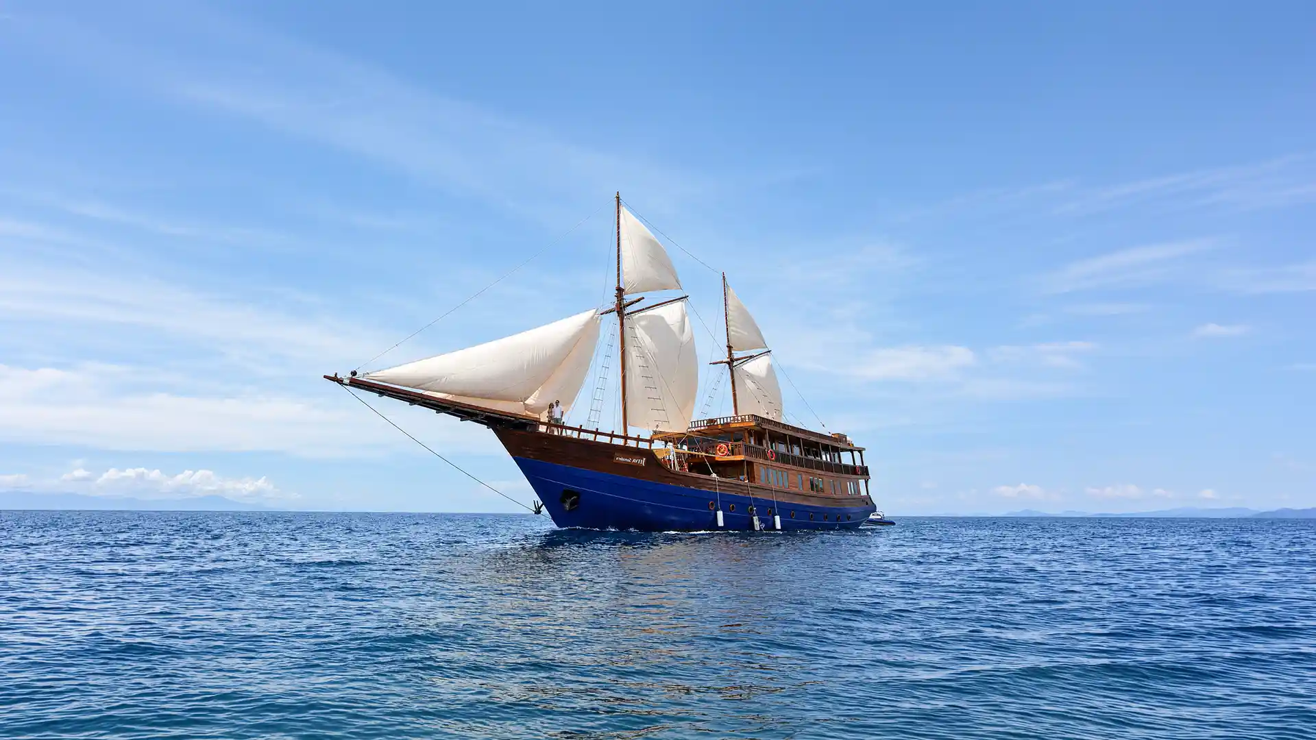 Exterior Jeeva Samudera Phinisi Liveaboard